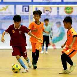 1 mùa giải bóng đá kéo dài bao lâu