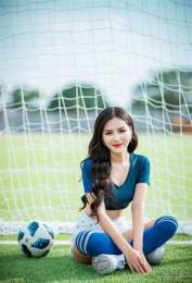 ảnh chụp màn hình ảnh gái xinh đá bóng
