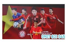 ảnh chụp màn hình băng rôn cổ vũ bóng đá