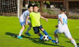 ảnh chụp màn hình các bài tập bóng đá cơ bản cho trẻ em