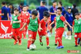 ảnh chụp màn hình giay bong da tre em