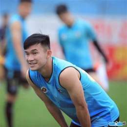 cầu thủ bóng đá hồng sơn sinh năm bao nhiêu
