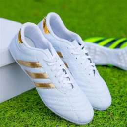 giày đá bóng sân cỏ nhân tạo adidas