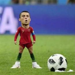 hướng dẫn sử dụng ảnh meme cầu thủ bóng đá