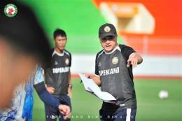 hướng dẫn sử dụng huấn luyện viên đội tuyển bóng đá việt nam