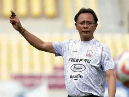 hướng dẫn sử dụng persis solo gặp câu lạc bộ bóng đá malut united