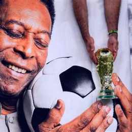 huyền thoại bóng đá pele là người nước nào