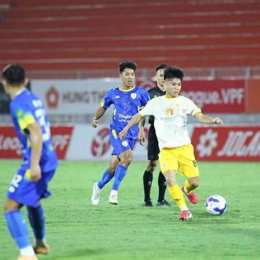 quy nhơn united gặp câu lạc bộ bóng đá bình phước