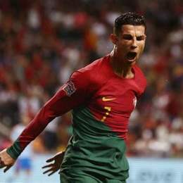ronaldo ronaldo đá bóng