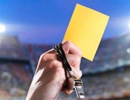 tính năng nổi bật thẻ vàng thẻ đỏ trong bóng đá