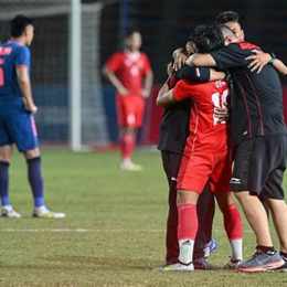 trân chung kết bóng đá nam