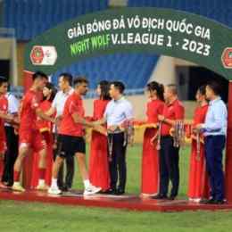 trao giải bóng đá