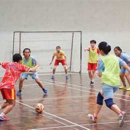 tường thực bóng đá