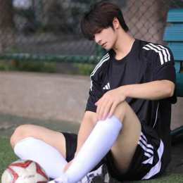 twitter trai đẹp đá bóng