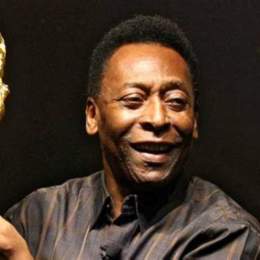 vua bóng đá pelé chết năm nào